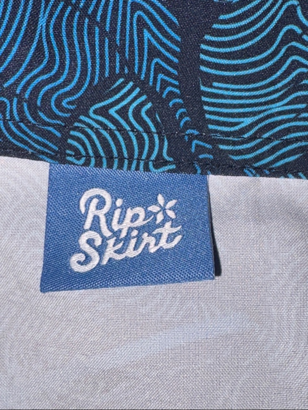 Ripskirt Hawaii Women’s Black & Teal Floral Skirt. Size Large - Picture 3 of 8